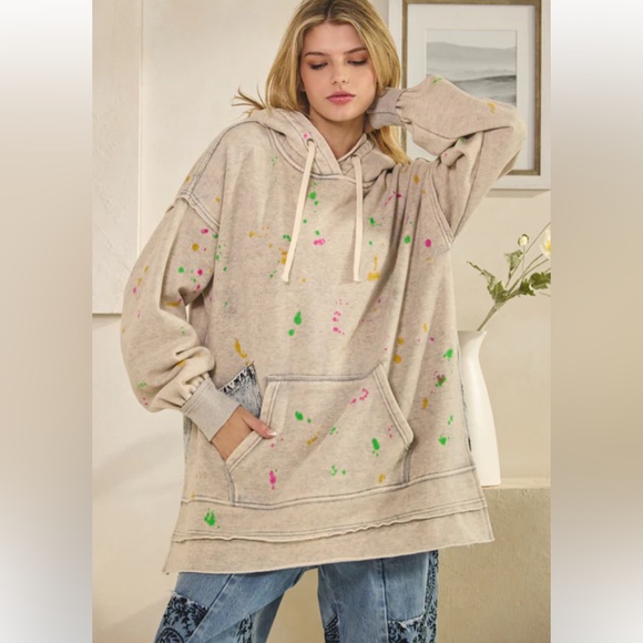 NEW: OLI & HALI WASHED SPLATTER PAINT LONG SLEEVE HOODIE - Picture 2 of 6